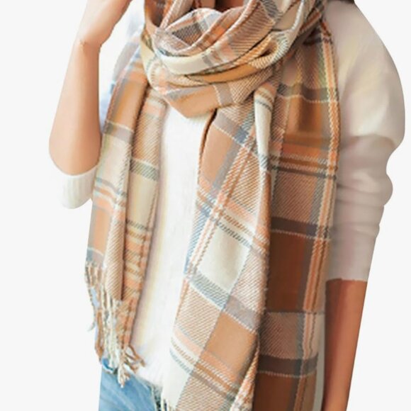 Soft Oversized Fall Scarf – Warm, Stylish - Picture 3 of 4